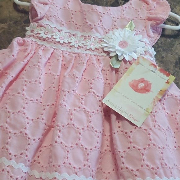 Pink girl dress - Picture 3 of 4